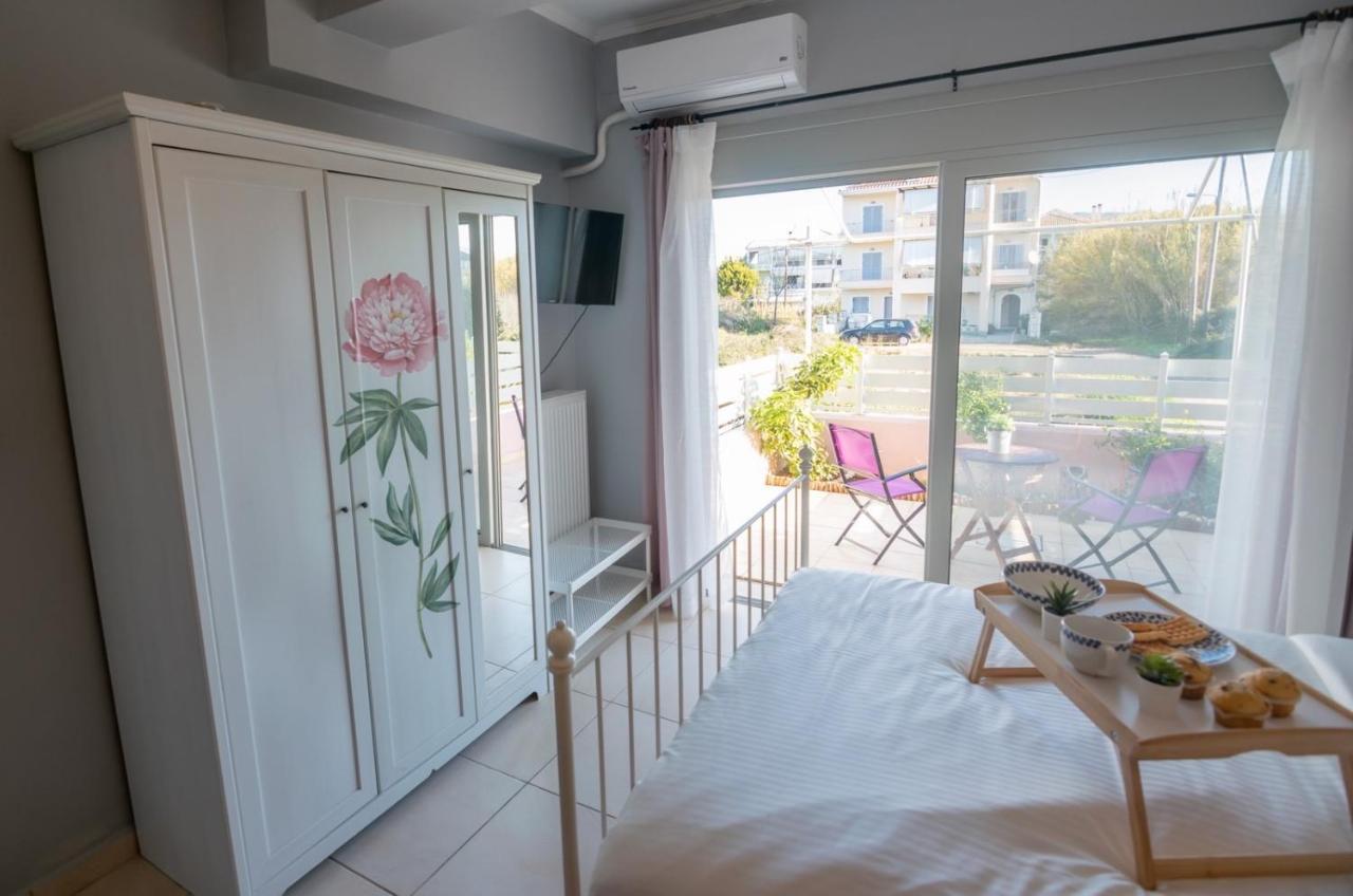 To Mikro Boutique Apartment Lefkada City Bagian luar foto